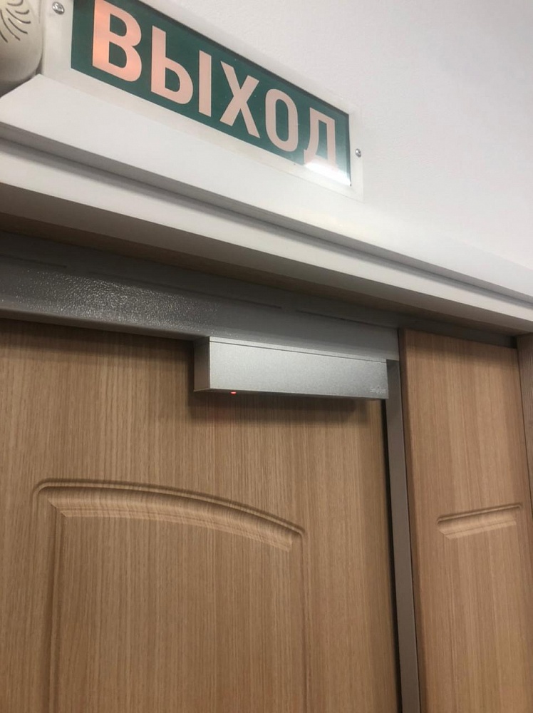 СКУД в офис с магнитным замком по картам
