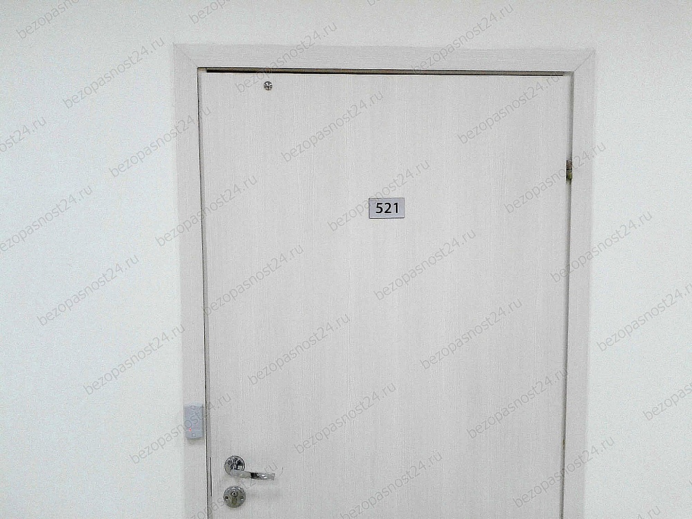 Автономная система контроля доступа в офис по карточкам